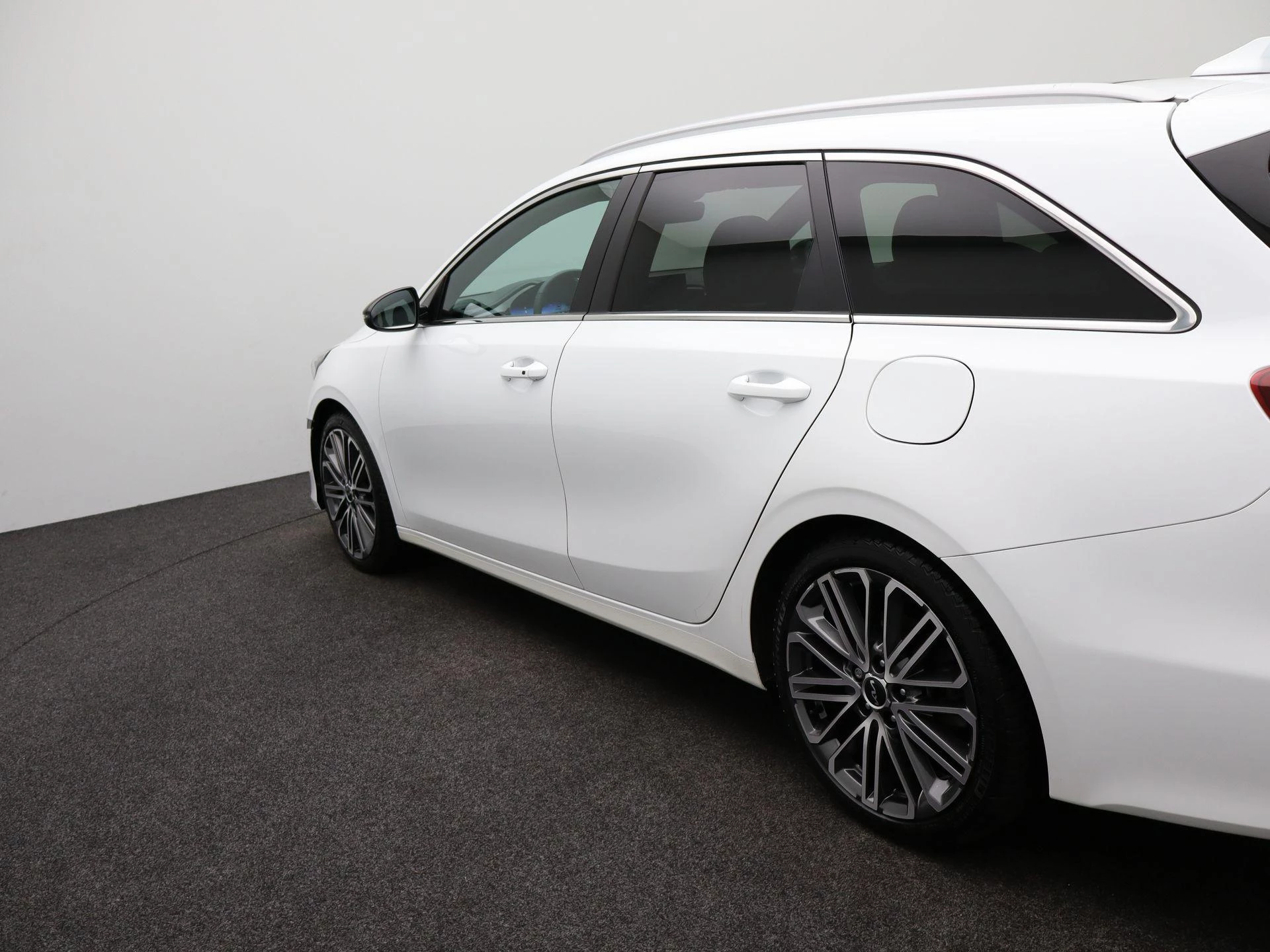 Kia-Ceed Sportswagon-image-24