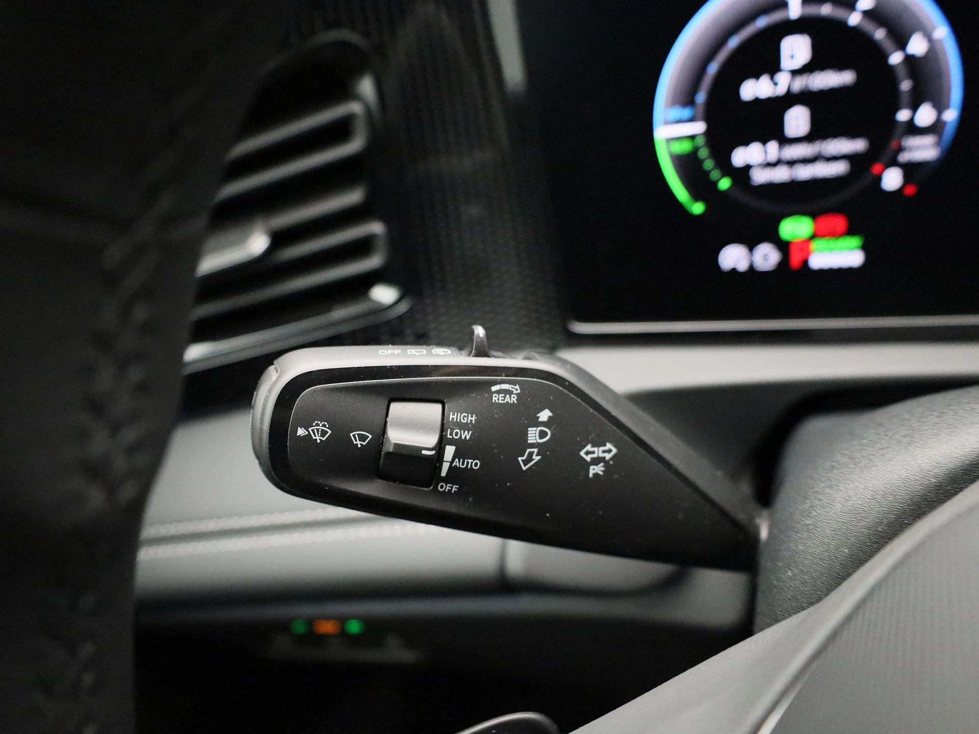 Volkswagen-Tiguan-image-24