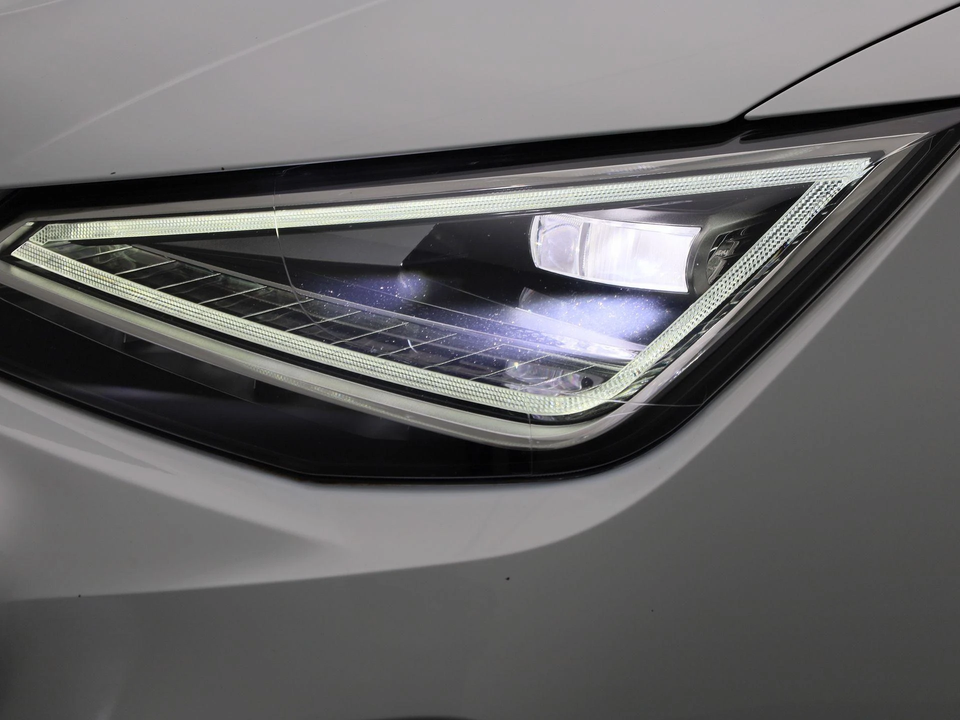 SEAT-Arona-image-12