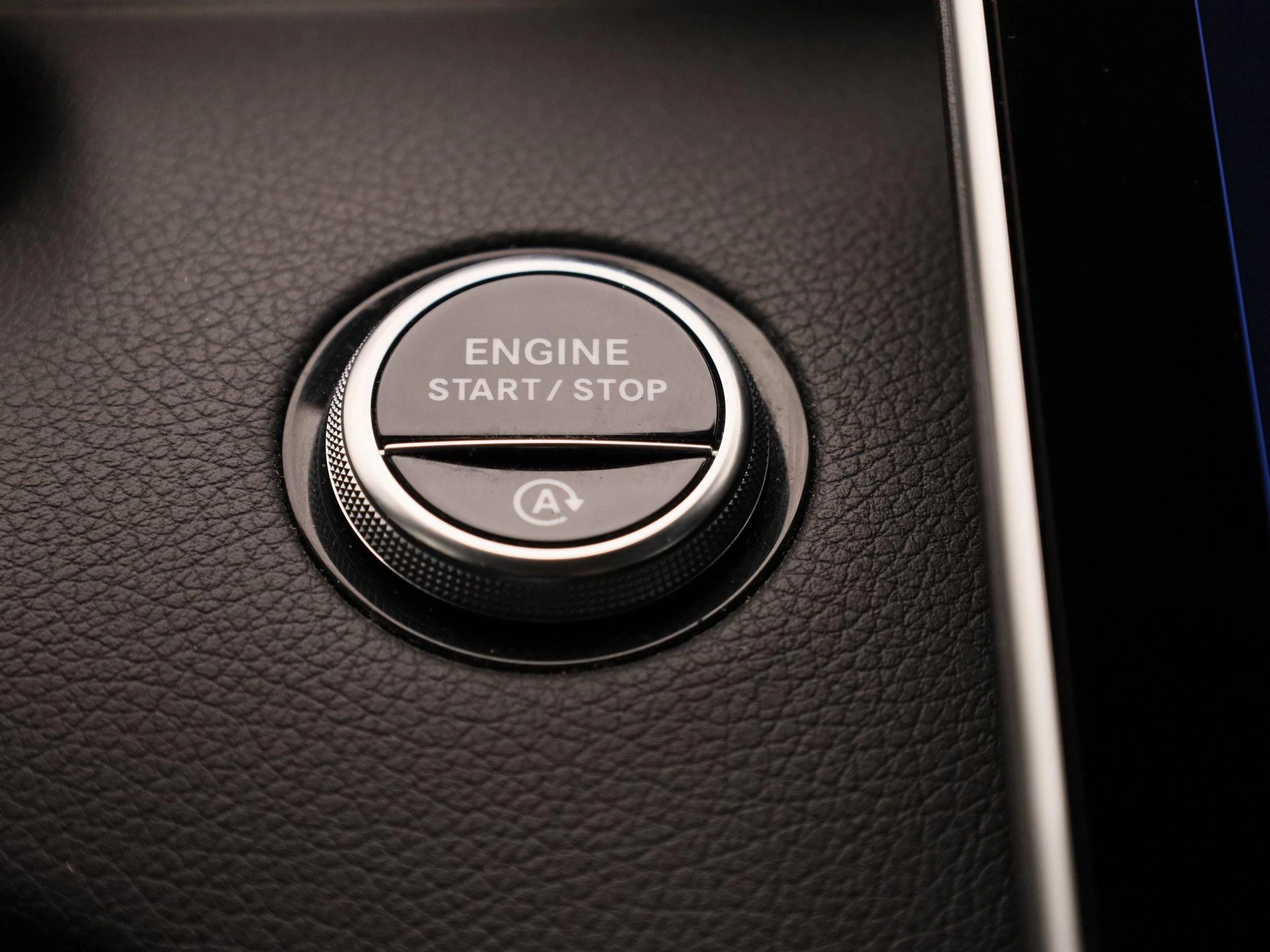 Mercedes-Benz-C-Klasse-image-19