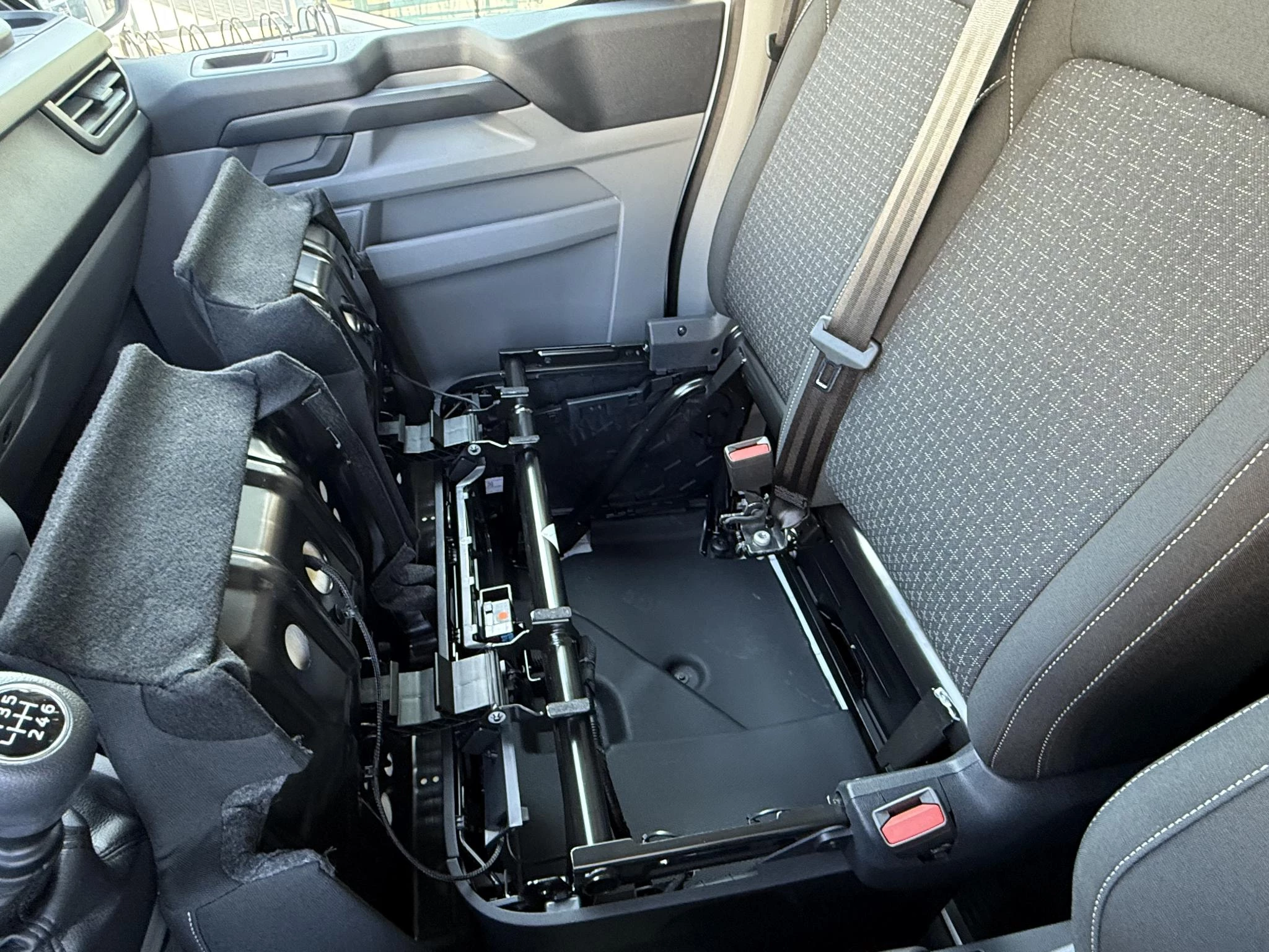 Ford-Transit Custom-image-23