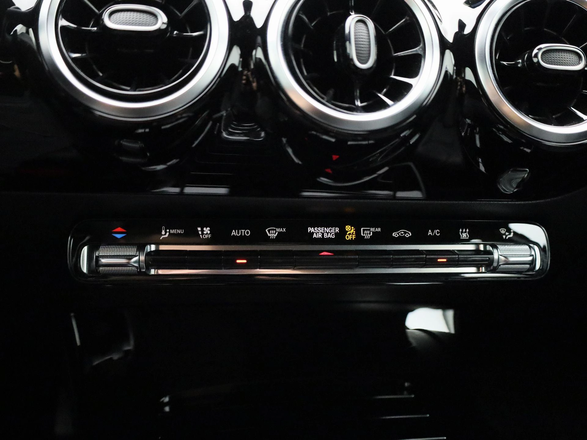 Mercedes-Benz-A-Klasse-image-16