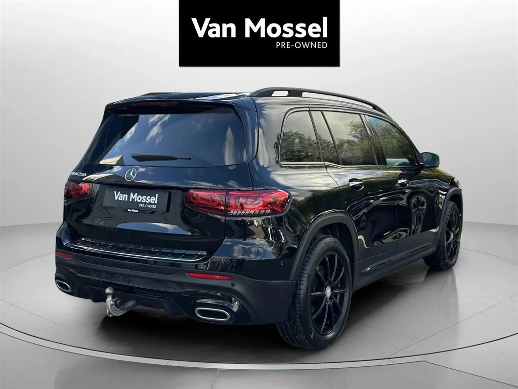 Mercedes-Benz-GLB-image-4