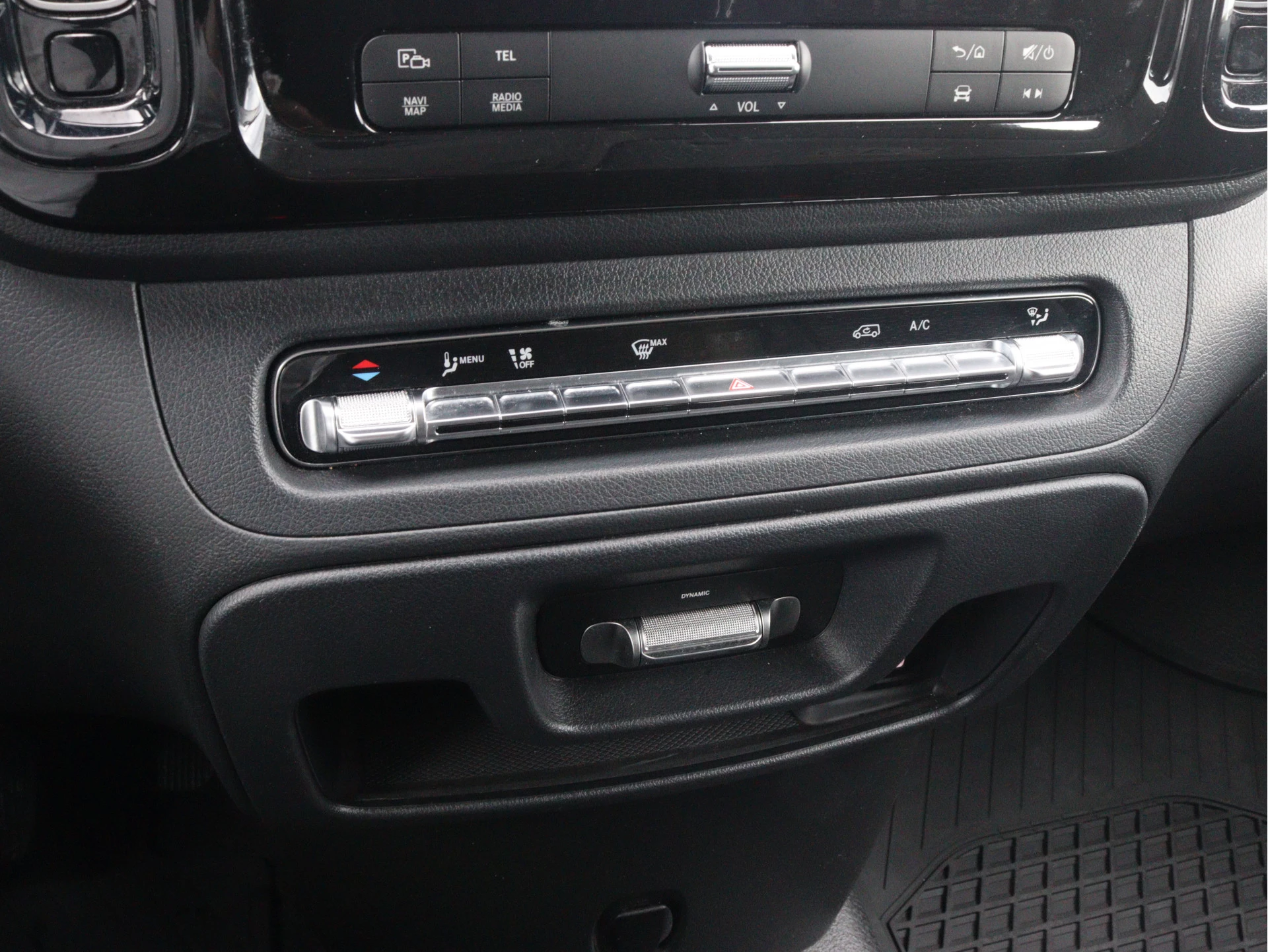 Mercedes-Benz-Vito-image-10