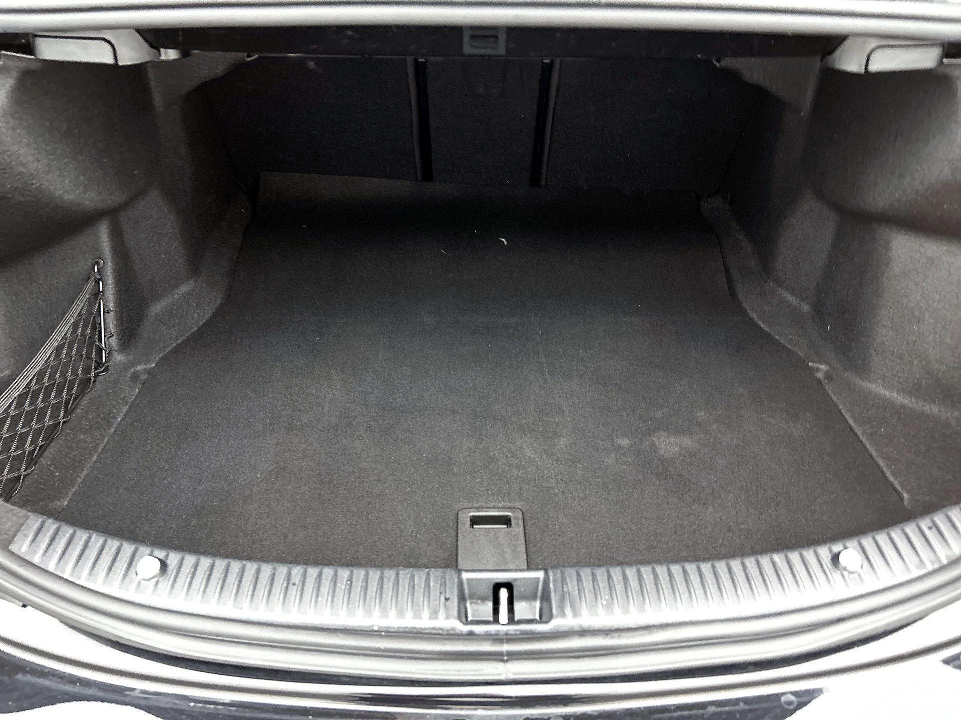 Mercedes-Benz-C-Klasse-image-27
