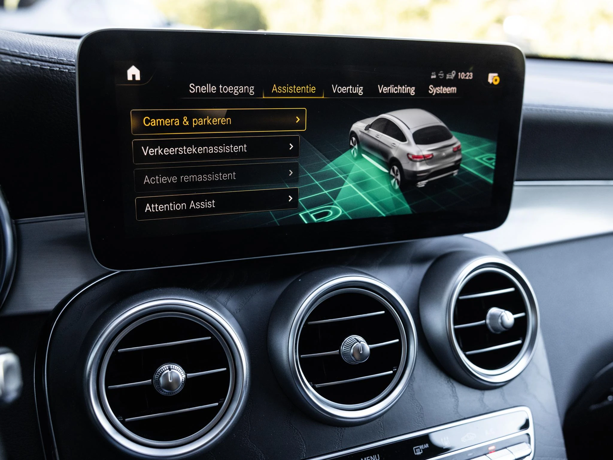 Mercedes-Benz-GLC-image-27