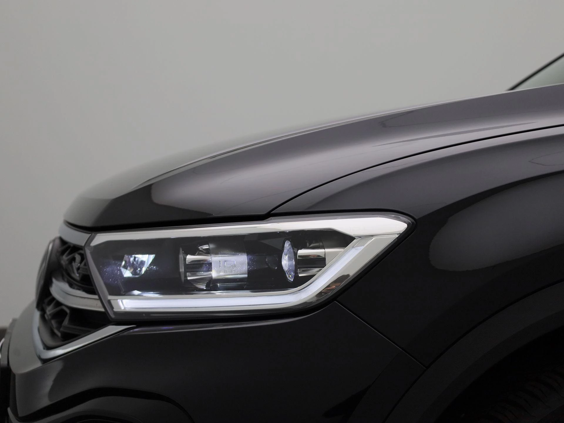 Volkswagen-T-Roc-image-19