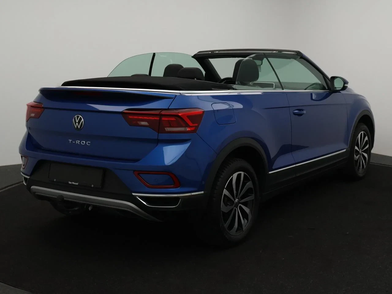 Volkswagen-T-Roc-image-4
