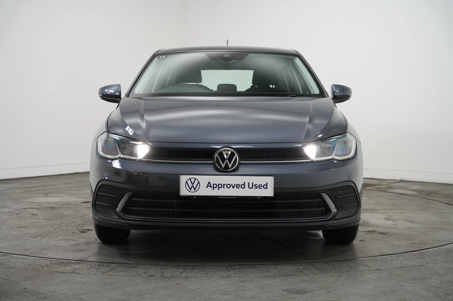 Volkswagen-Polo-image-6