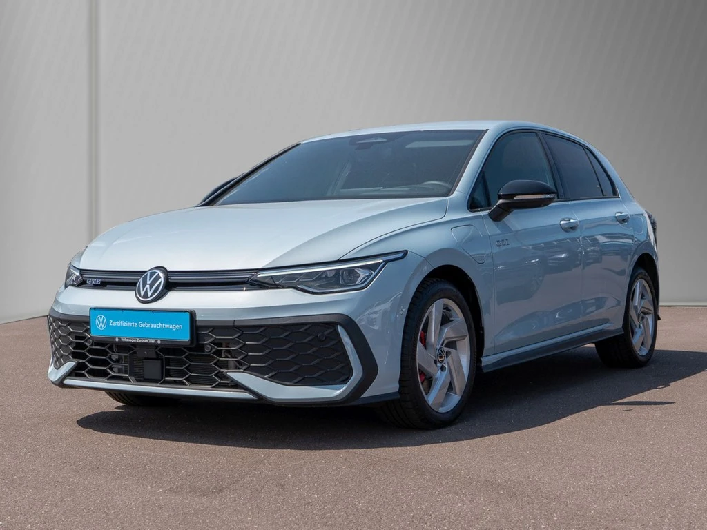 Volkswagen-Golf-image-1