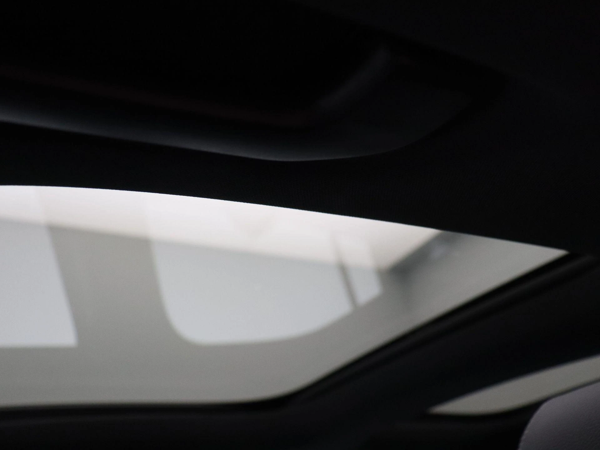 Mercedes-Benz-EQA-image-9