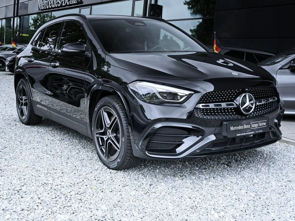 Mercedes-Benz-GLA 200 d-image-4