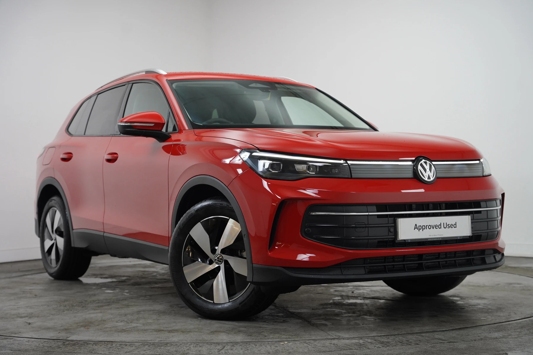 Volkswagen-Tiguan-image-0