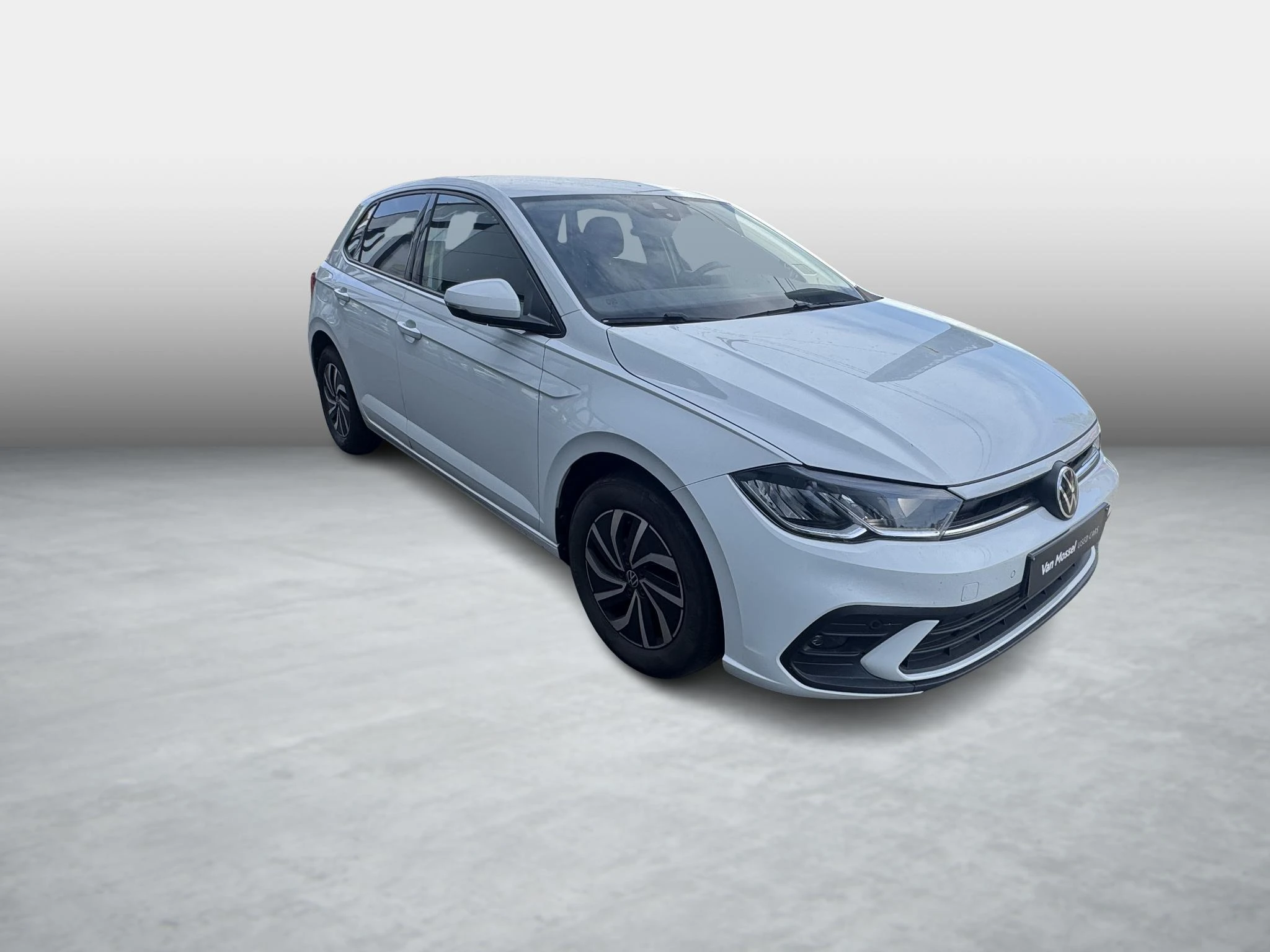 Volkswagen-Polo-image-6