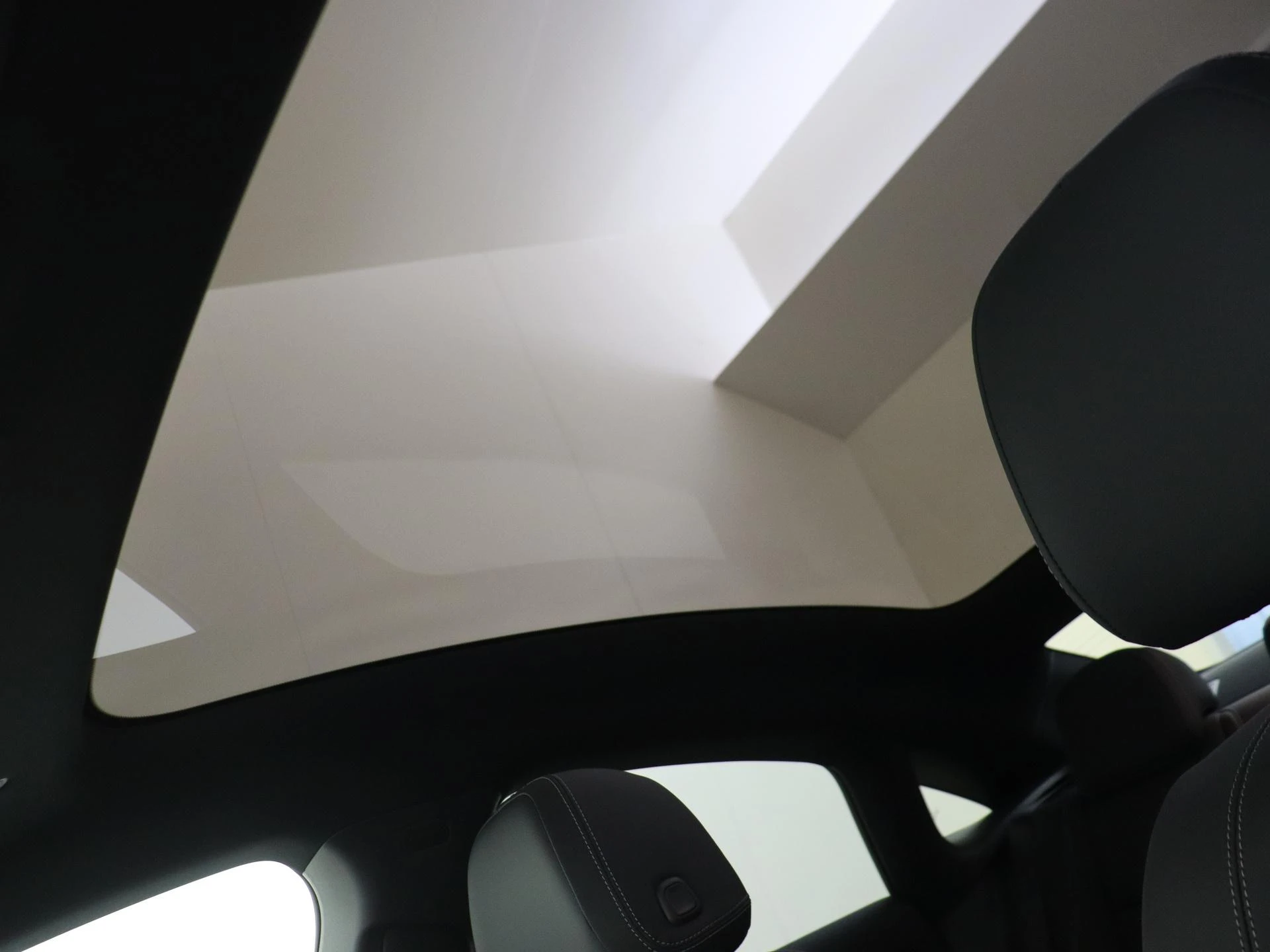Mercedes-Benz-CLA-image-24