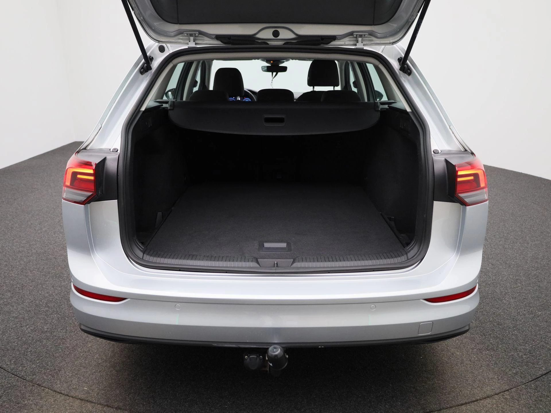 Volkswagen-Golf-image-12