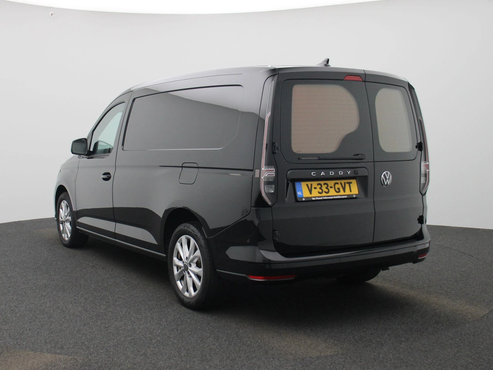 Volkswagen-Caddy-image-1