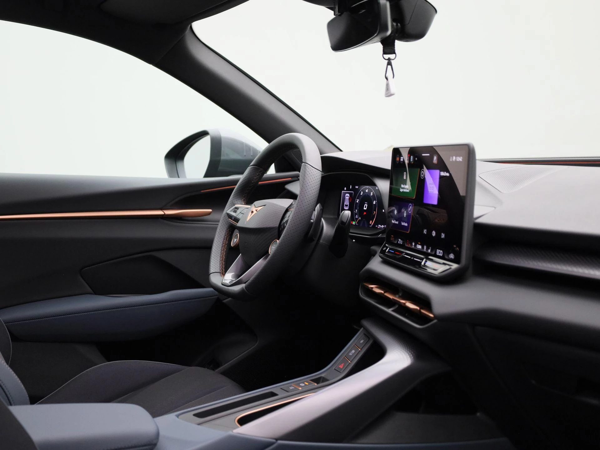 CUPRA Terramar 1.5 TSI e-Hybrid Business