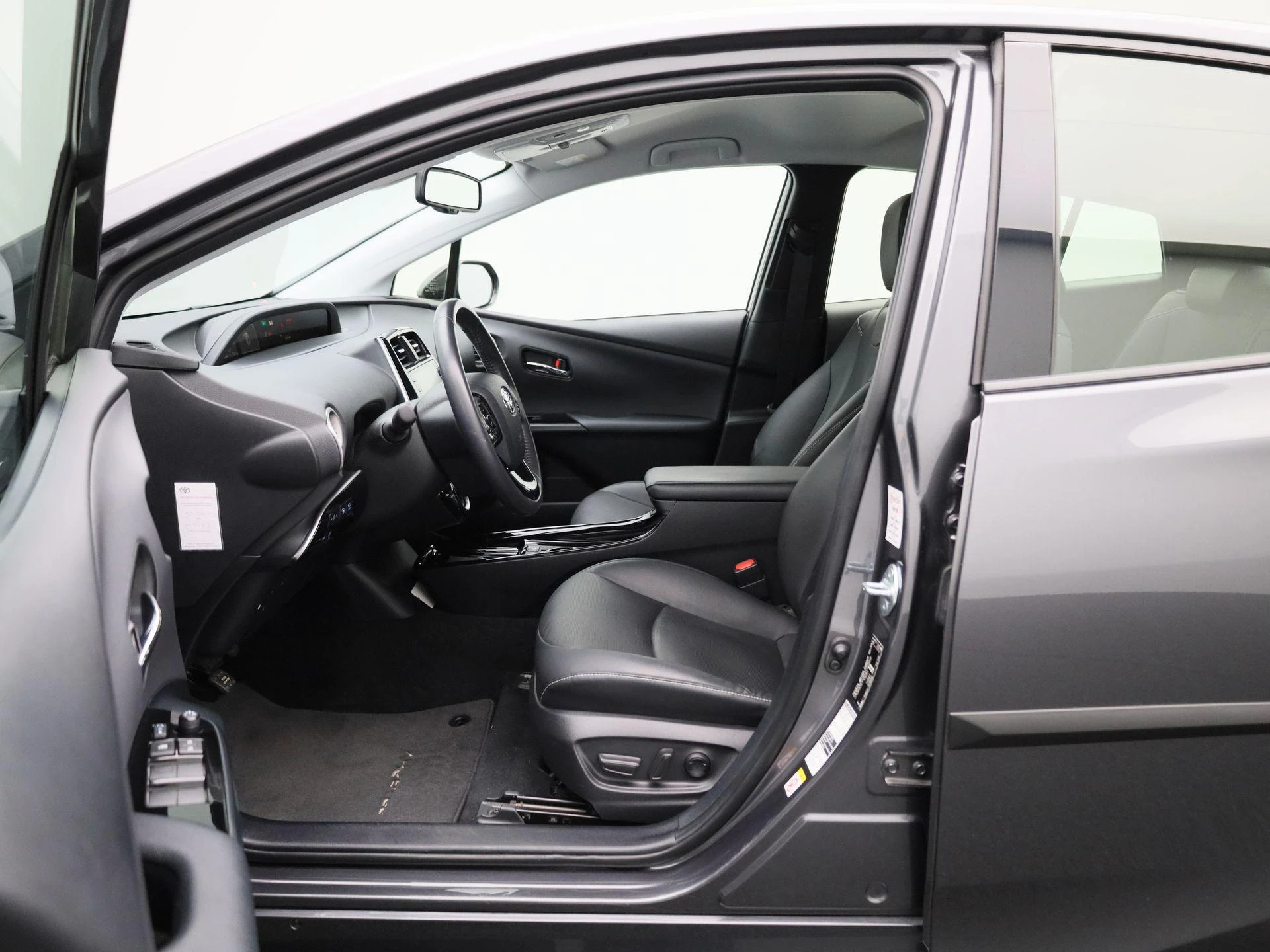 Toyota-Prius-image-8