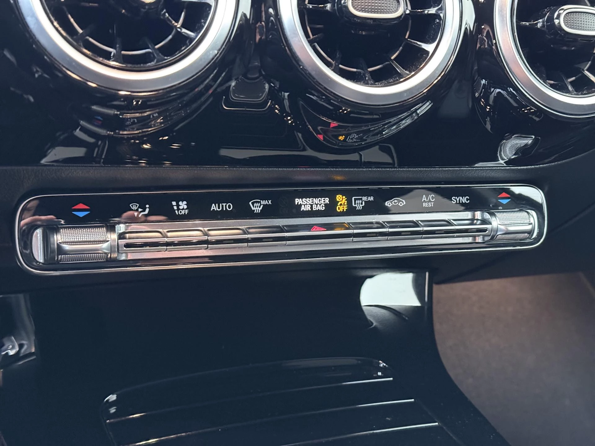 Mercedes-Benz-A-Klasse-image-22