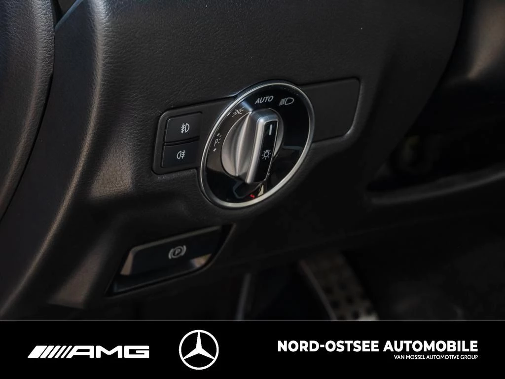 Infiniti Q30 2.0t SPORT AWD TEMPOMAT LED SHZ