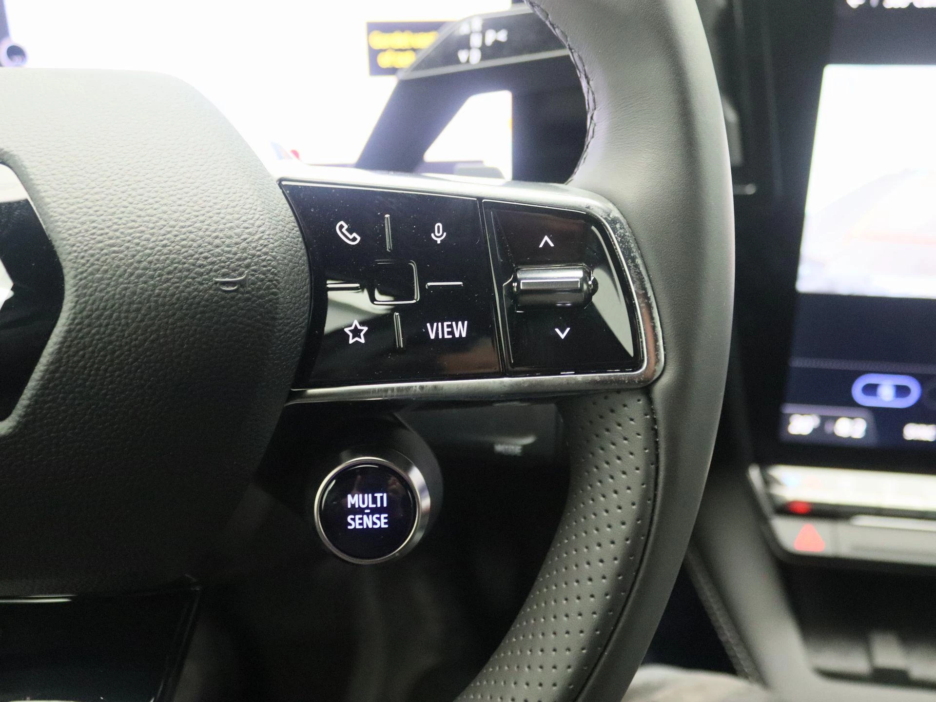 Renault-Megane E-Tech-image-17