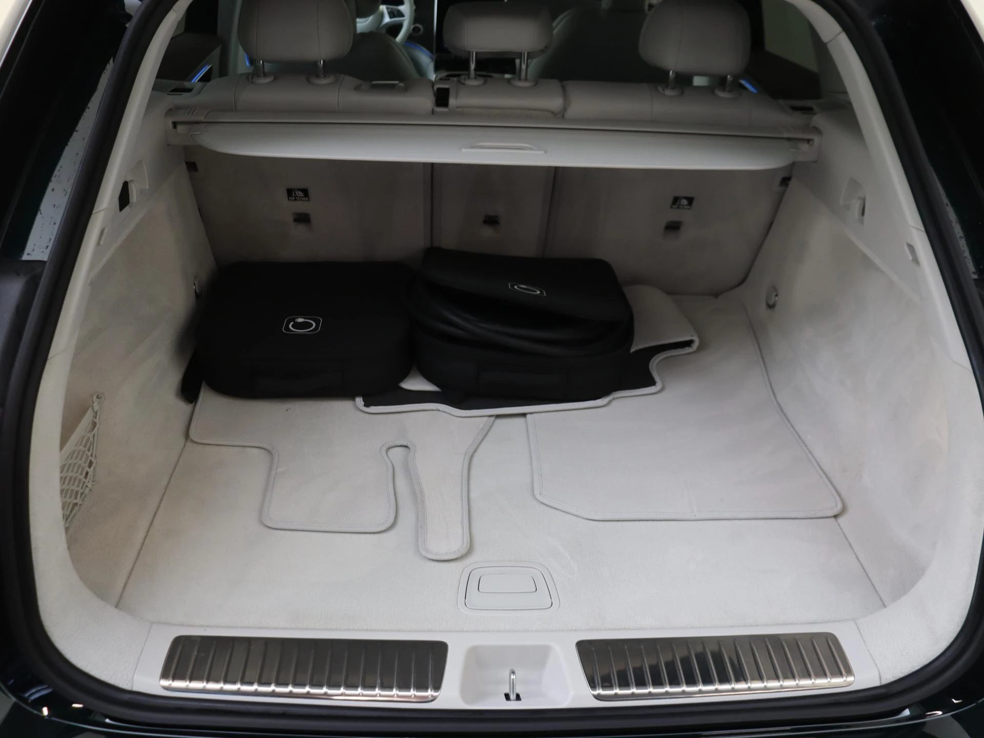 Mercedes-Benz-EQE-image-7