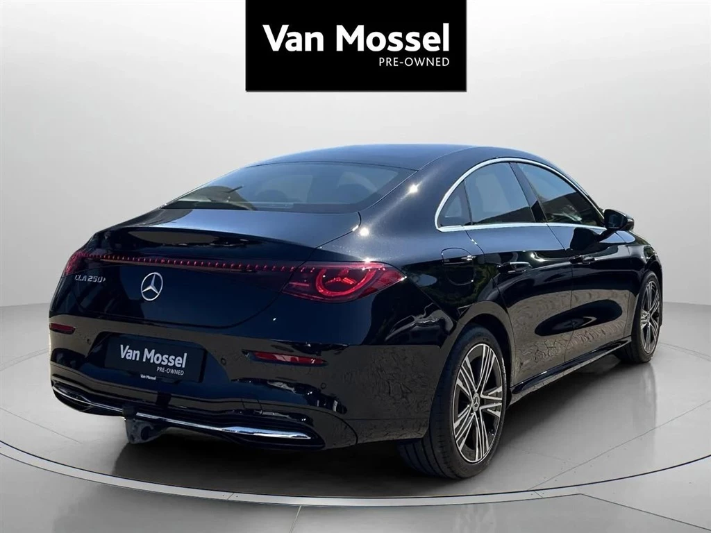 Mercedes-Benz-CLA-image-4