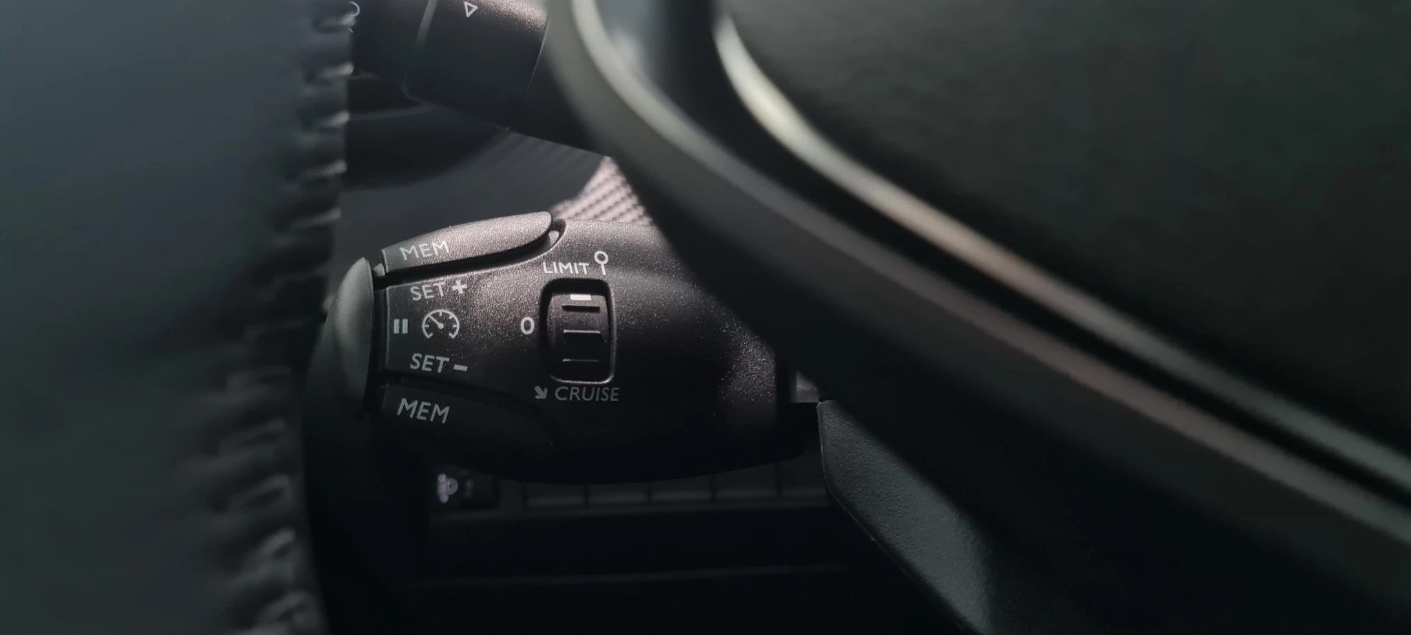 Peugeot-208-image-19