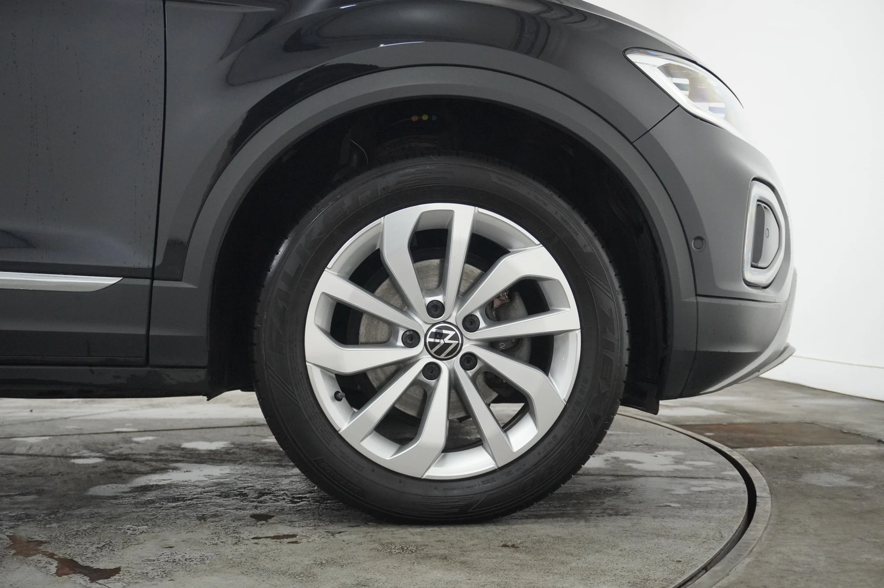 Volkswagen-T-Roc-image-20