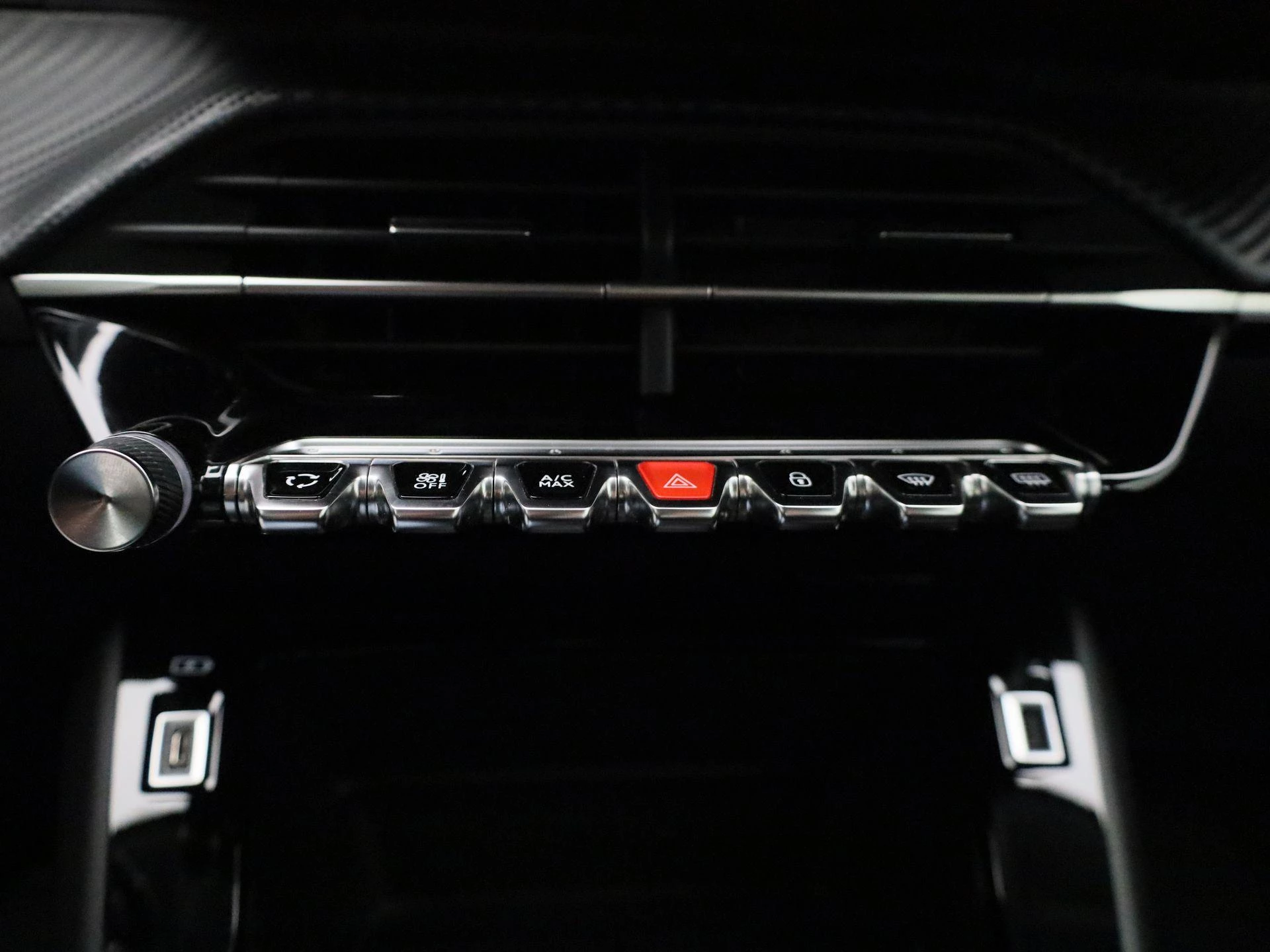 Peugeot-208-image-19