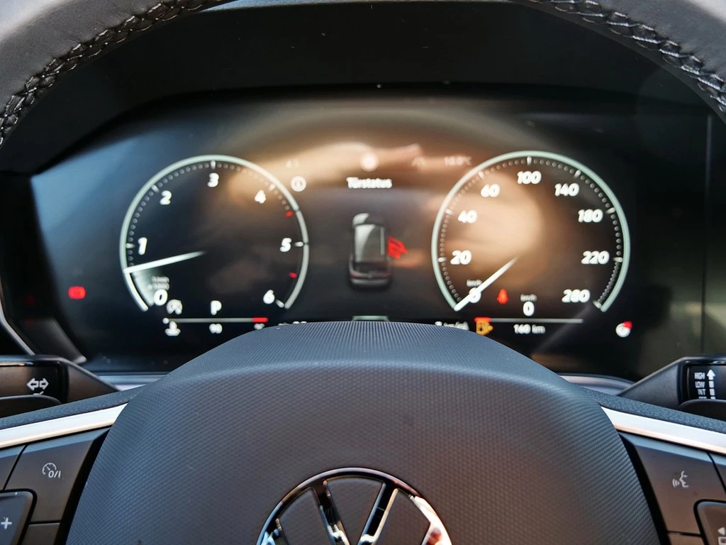 Volkswagen-Touareg-image-14