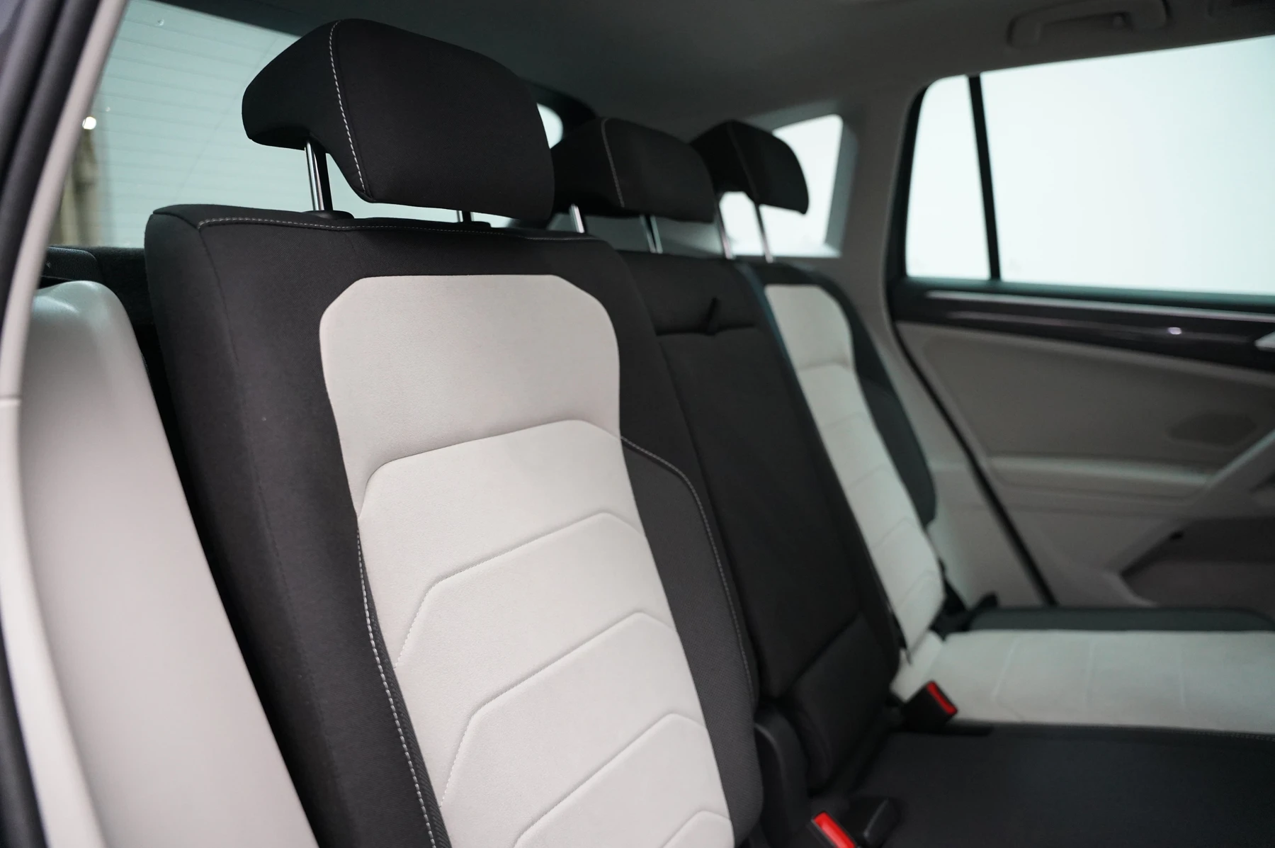 Volkswagen-Tiguan-image-11