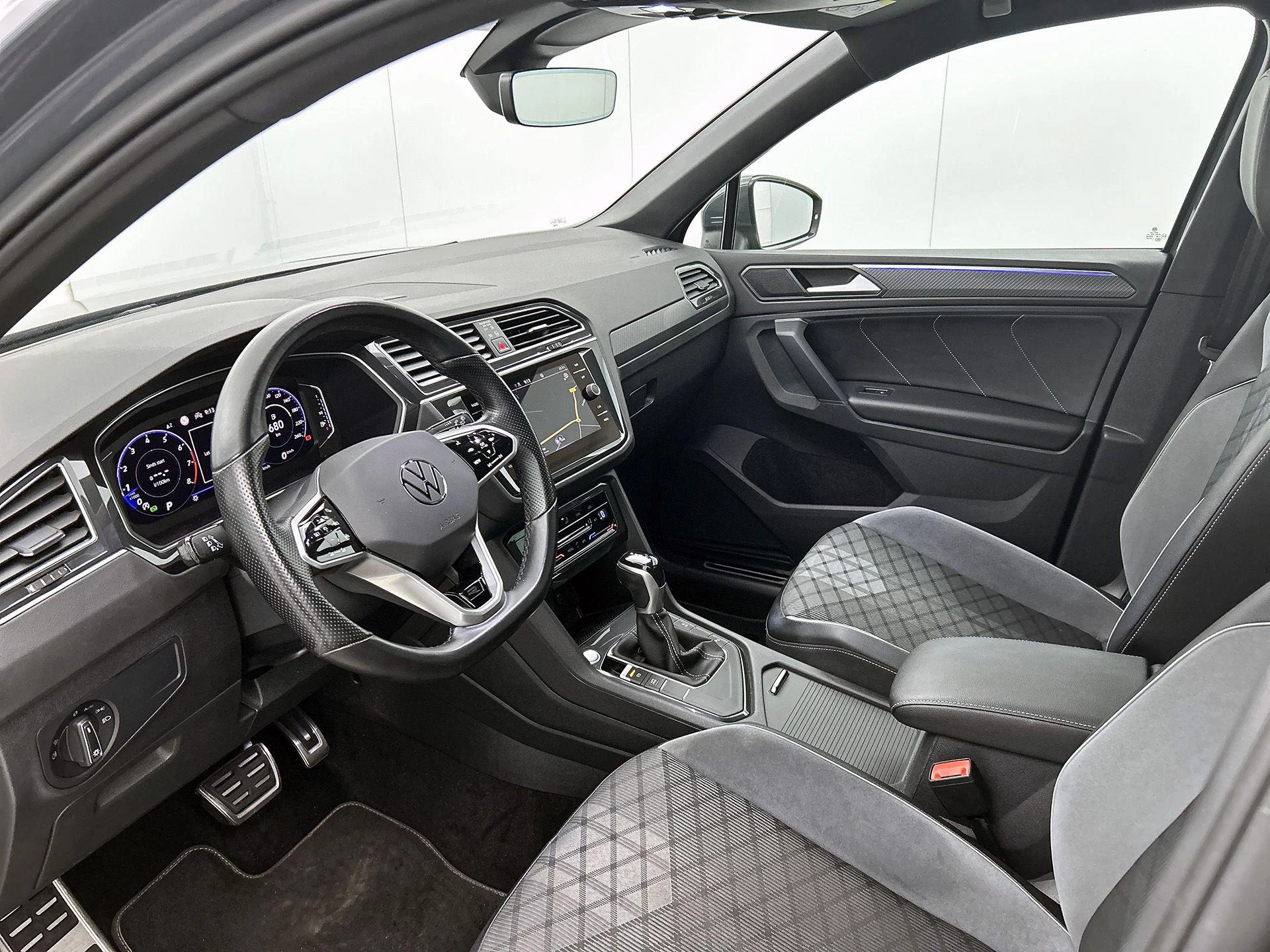 Volkswagen-Tiguan-image-19
