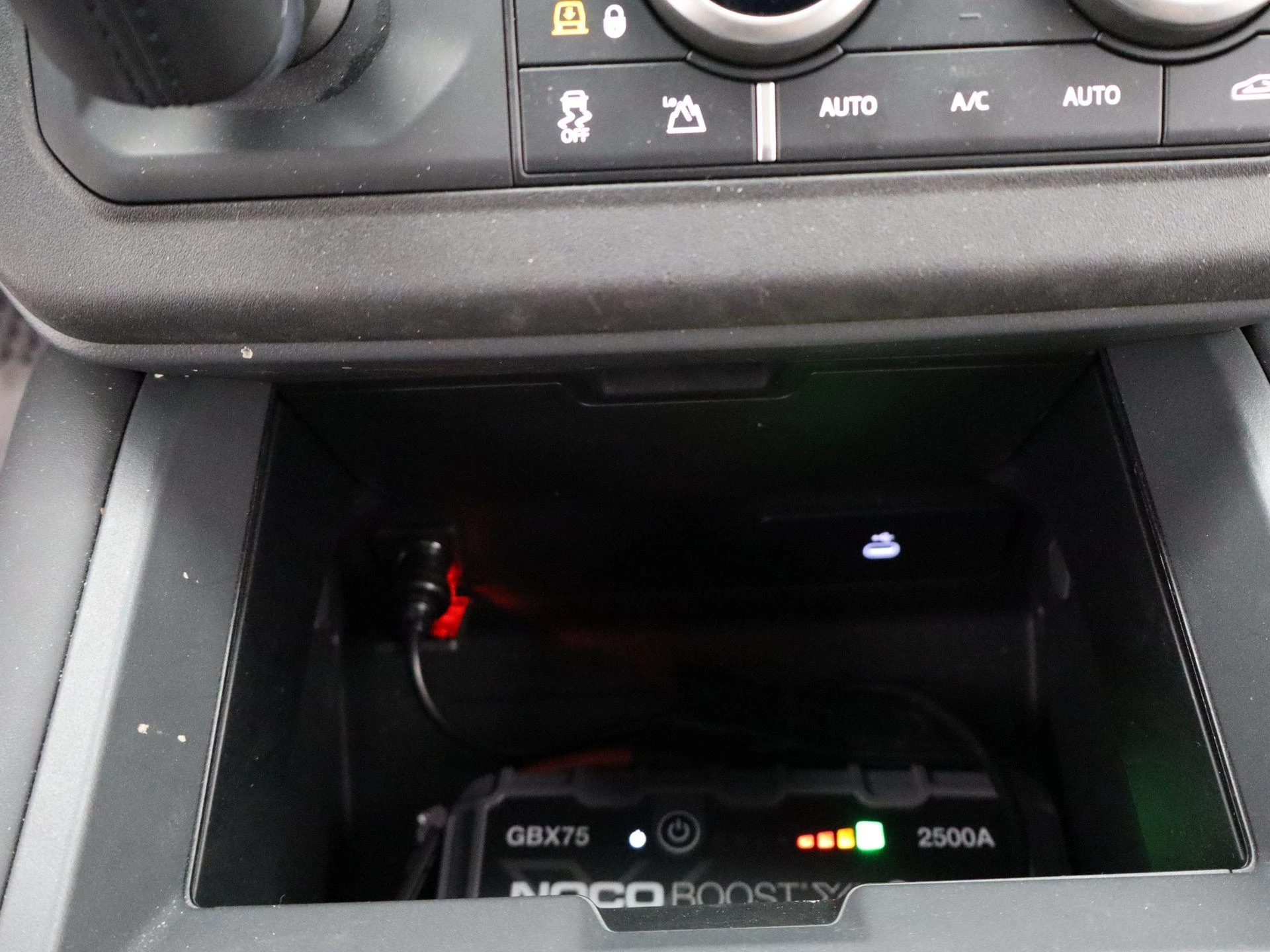 Land Rover-Defender-image-26