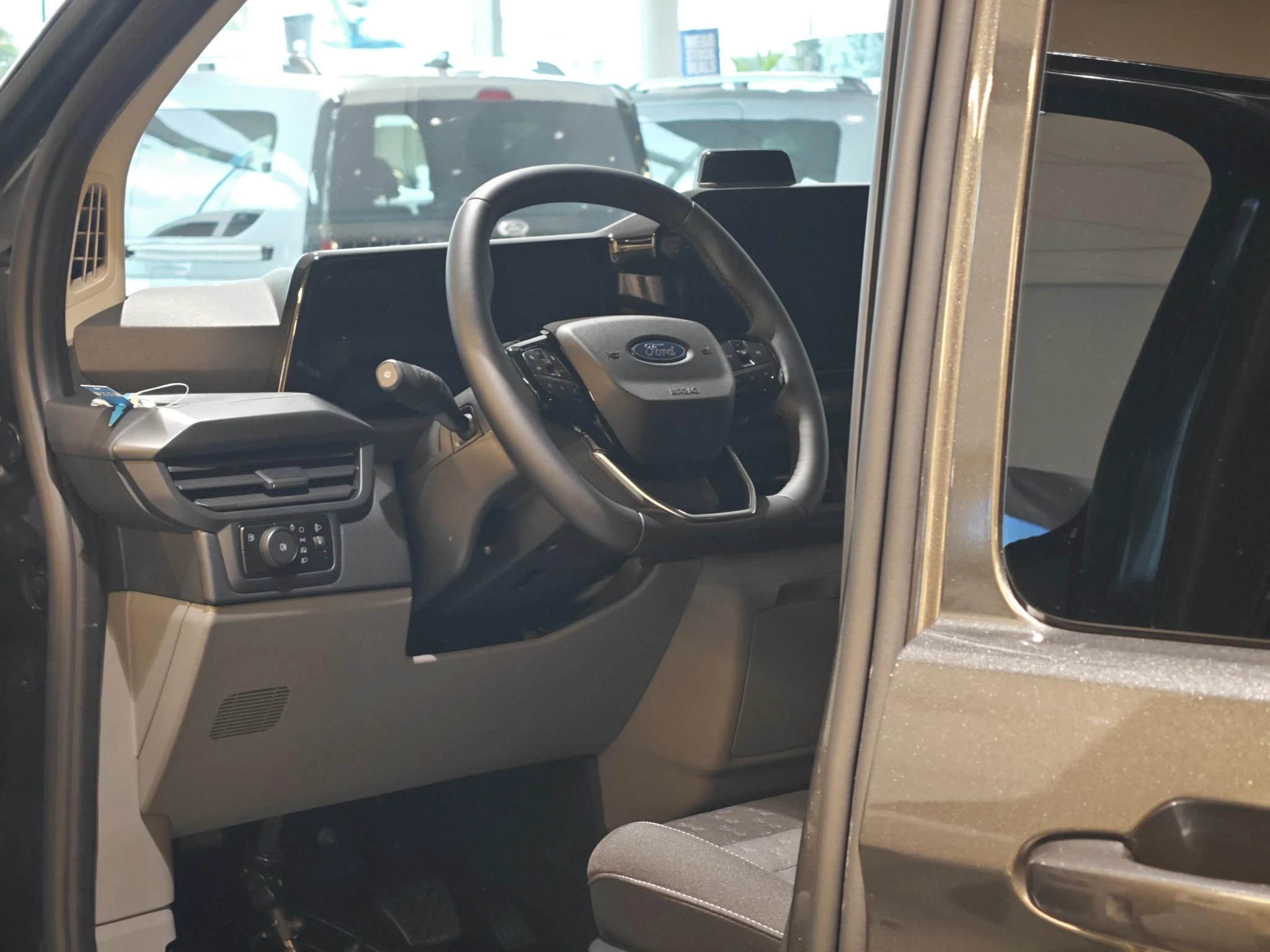 Ford-Tourneo Custom-image-7