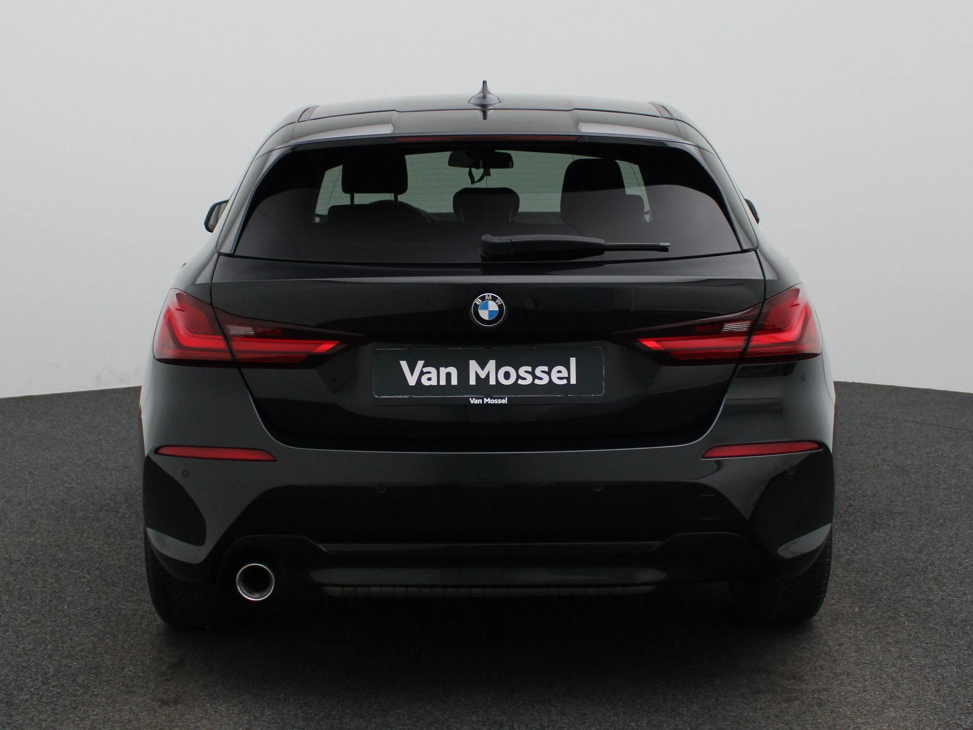 BMW-1 Reeks-image-4