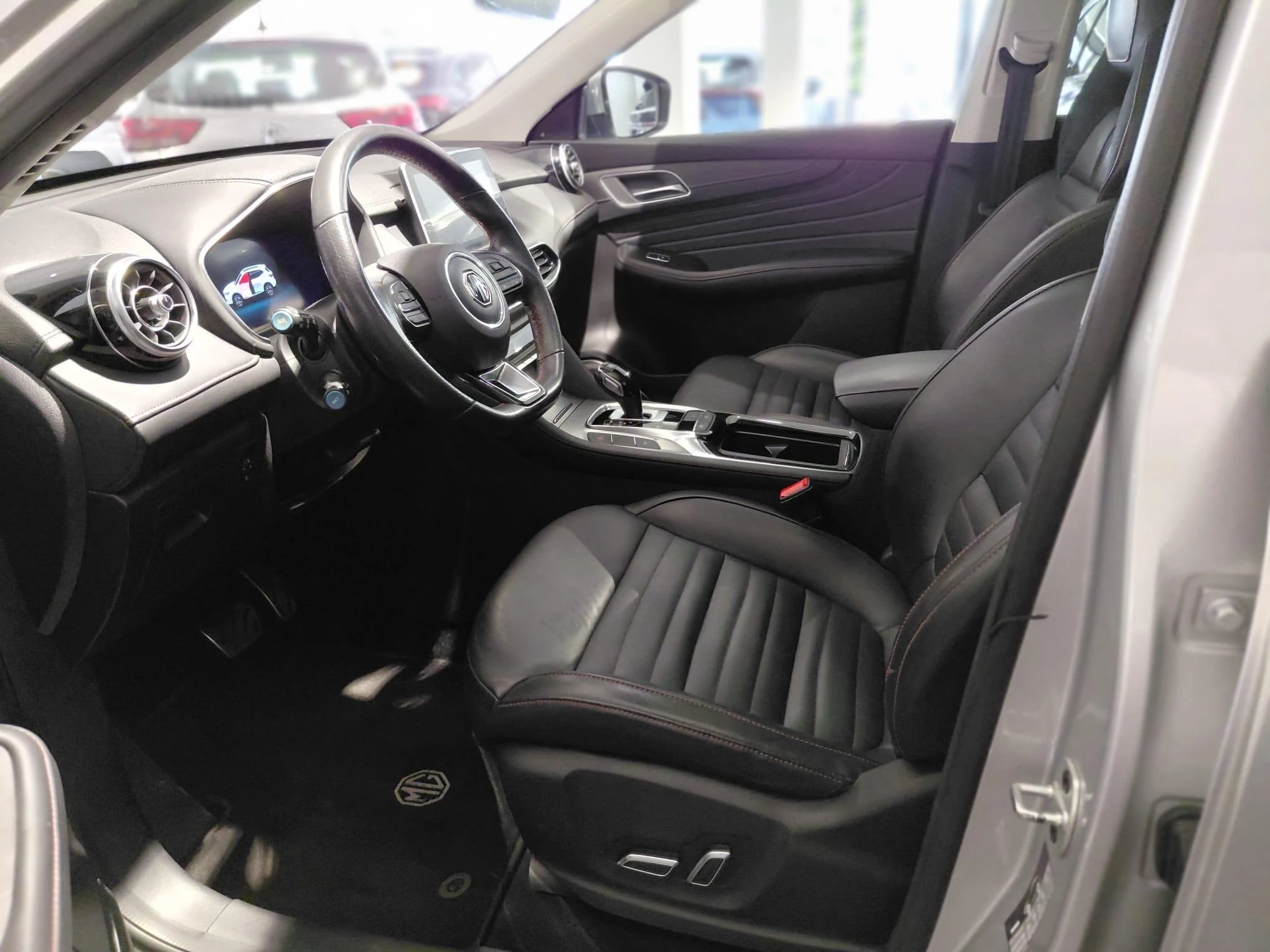 MG EHS 1.5T Luxury
