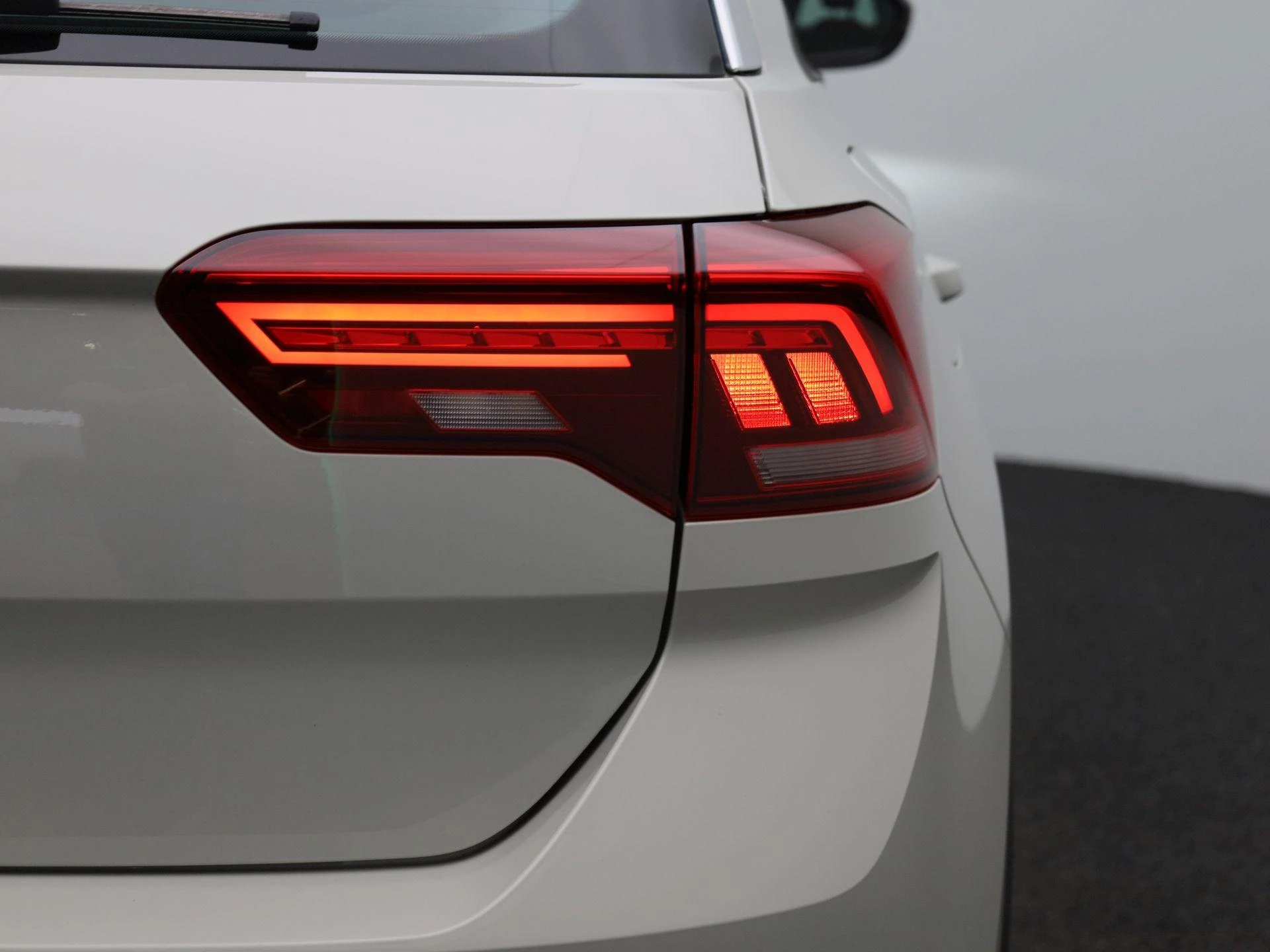 Volkswagen-T-Roc-image-39