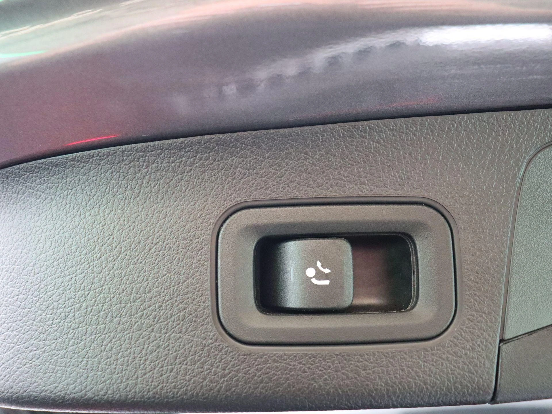 Mercedes-Benz-GLA-image-28