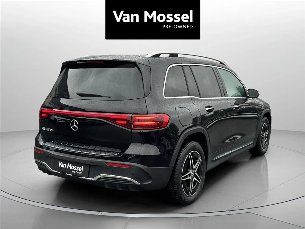 Mercedes-Benz-EQB-image-4