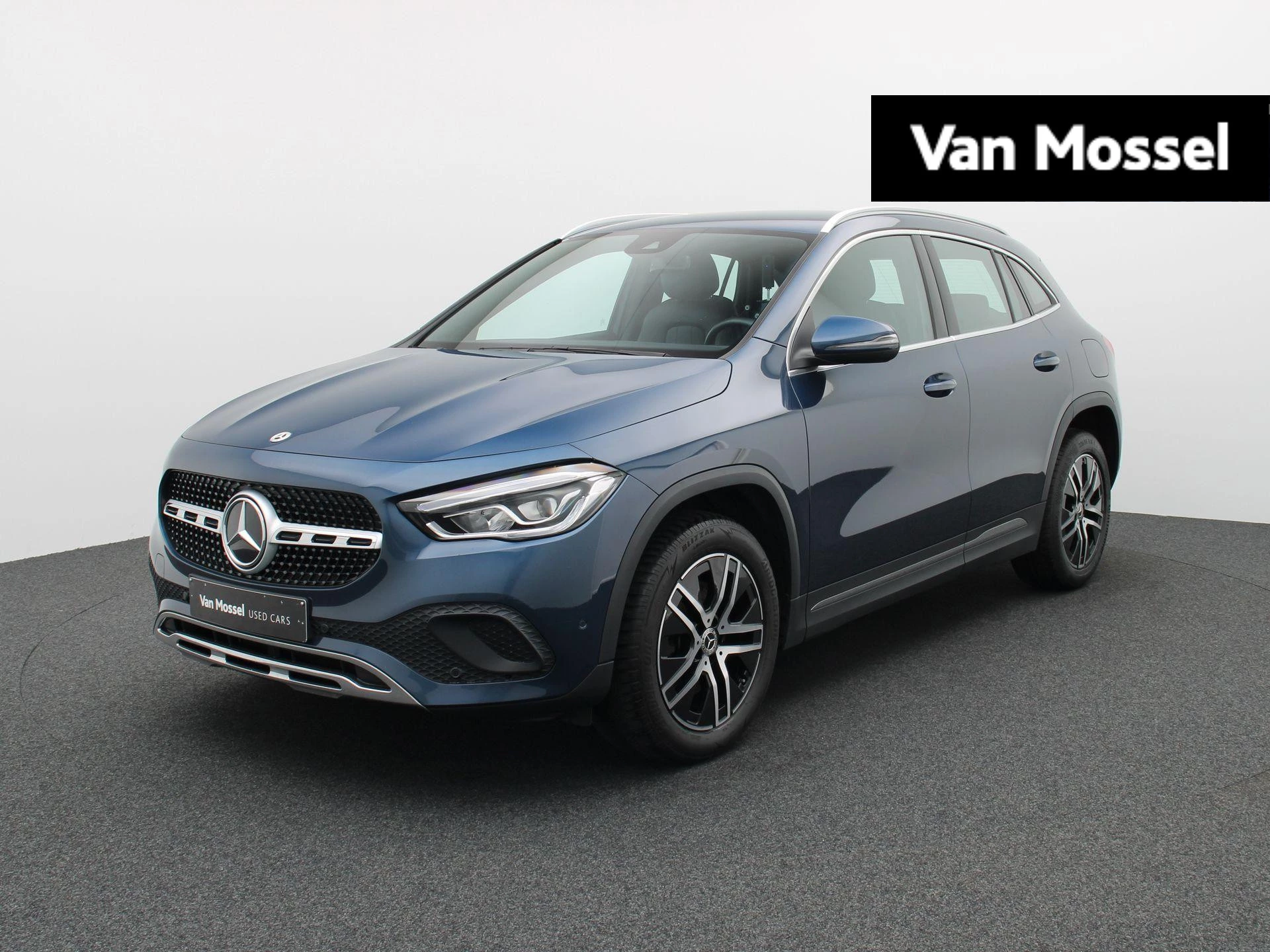 Mercedes-Benz-GLA-image-0