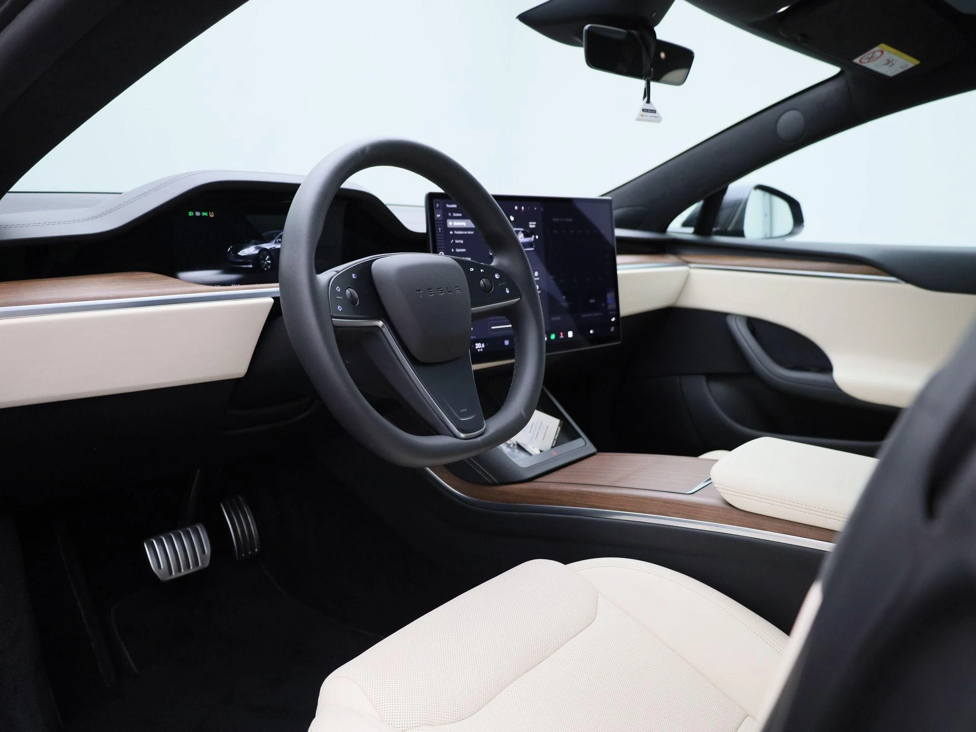 Tesla-Model S-image-38