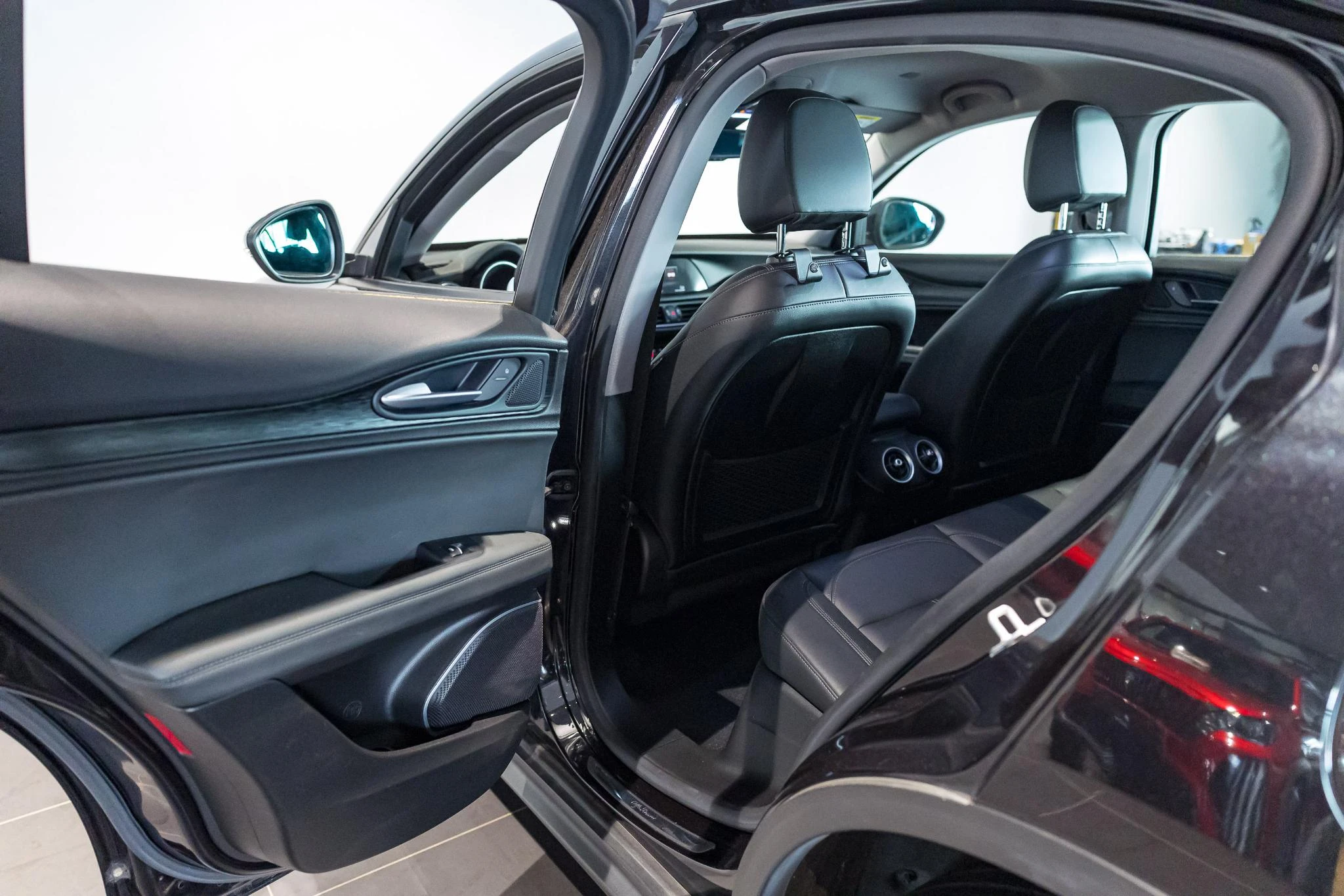 Alfa Romeo-Stelvio-image-15