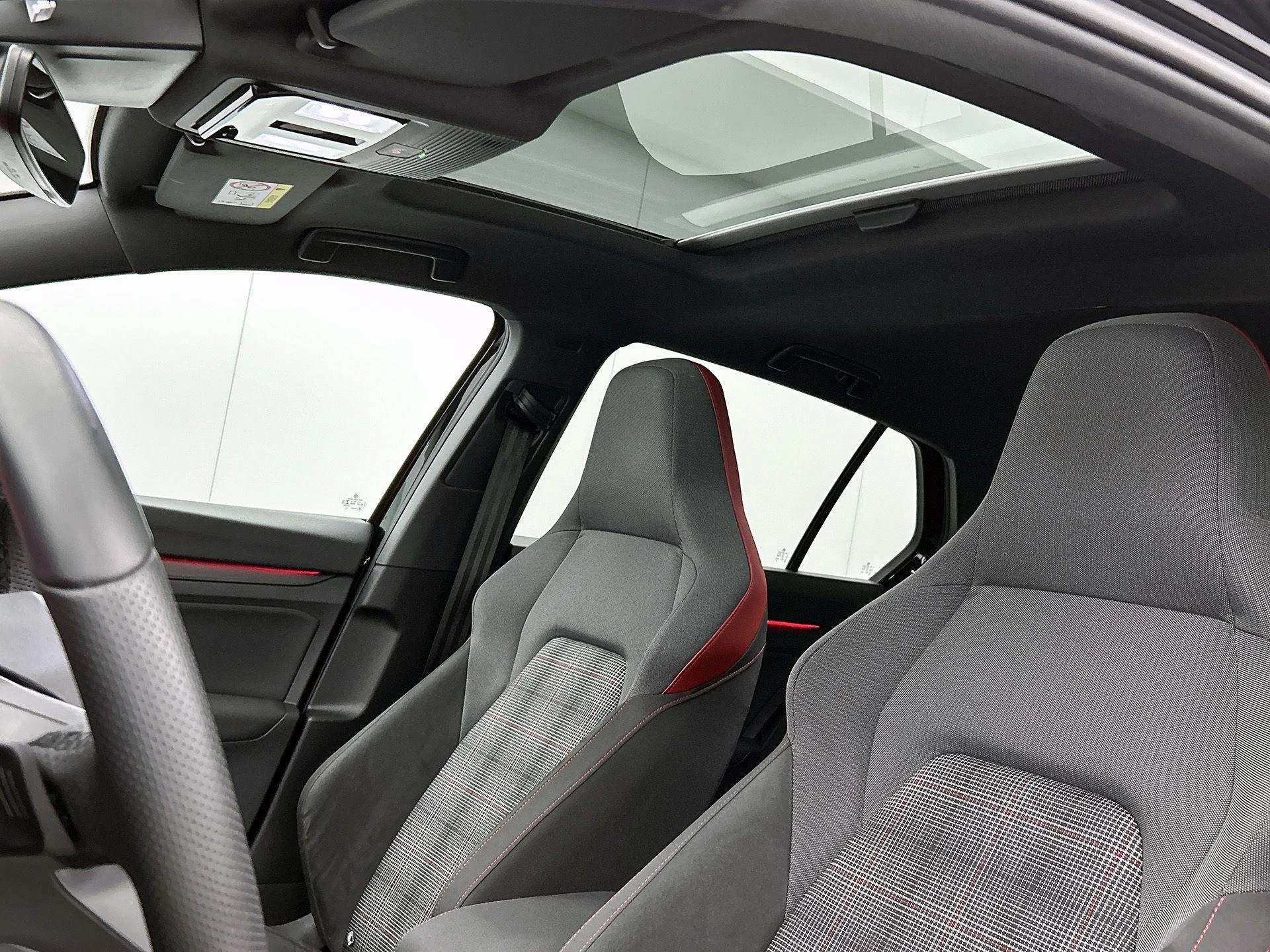 Volkswagen-Golf-image-28