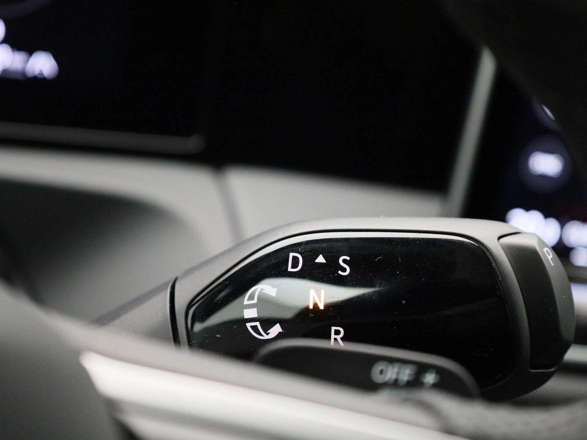 Volkswagen-Tiguan-image-20