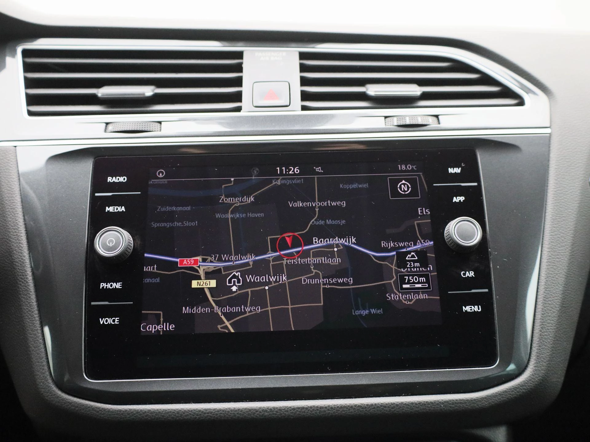 Volkswagen-Tiguan-image-16