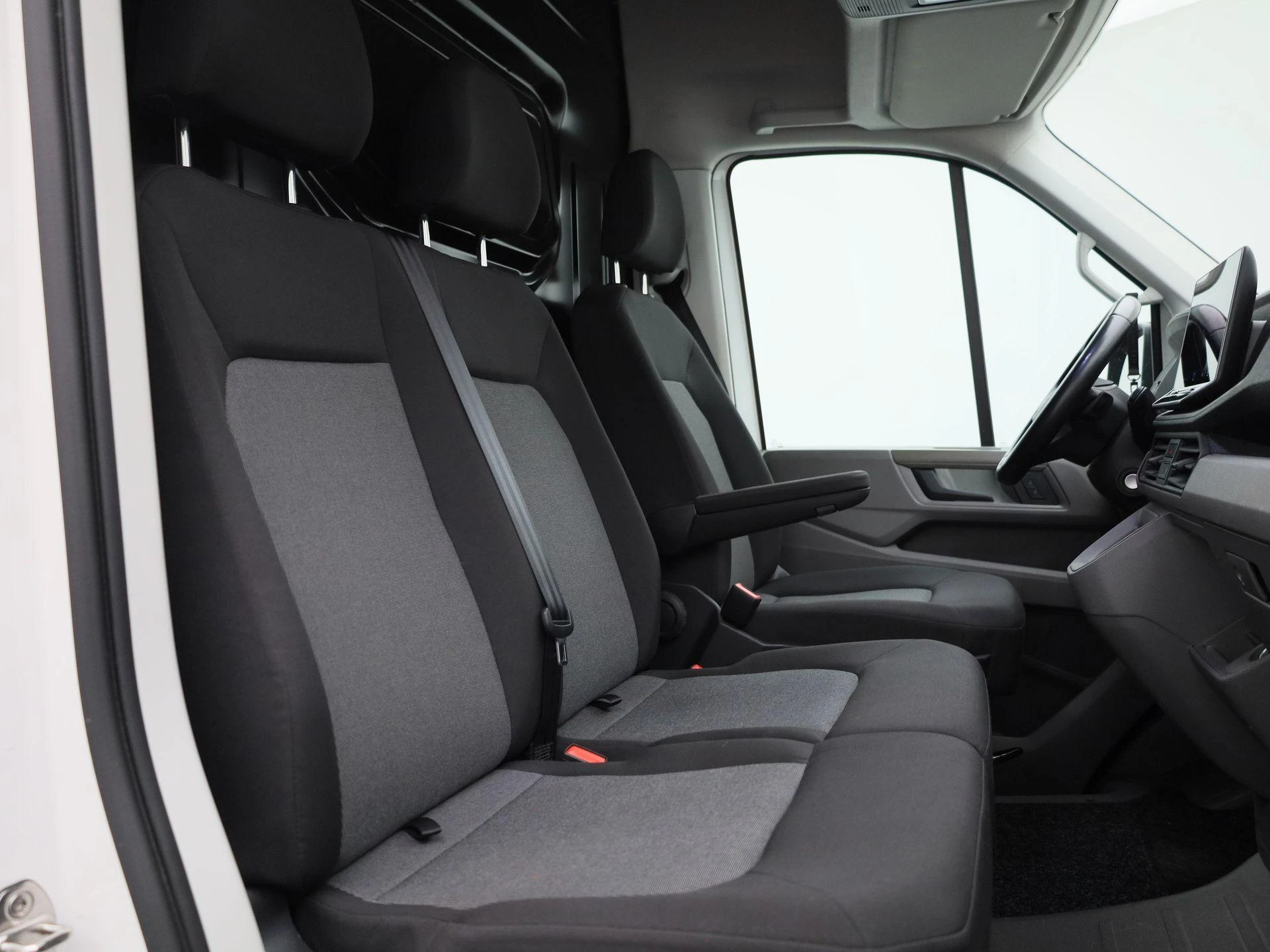 Volkswagen-Crafter-image-35