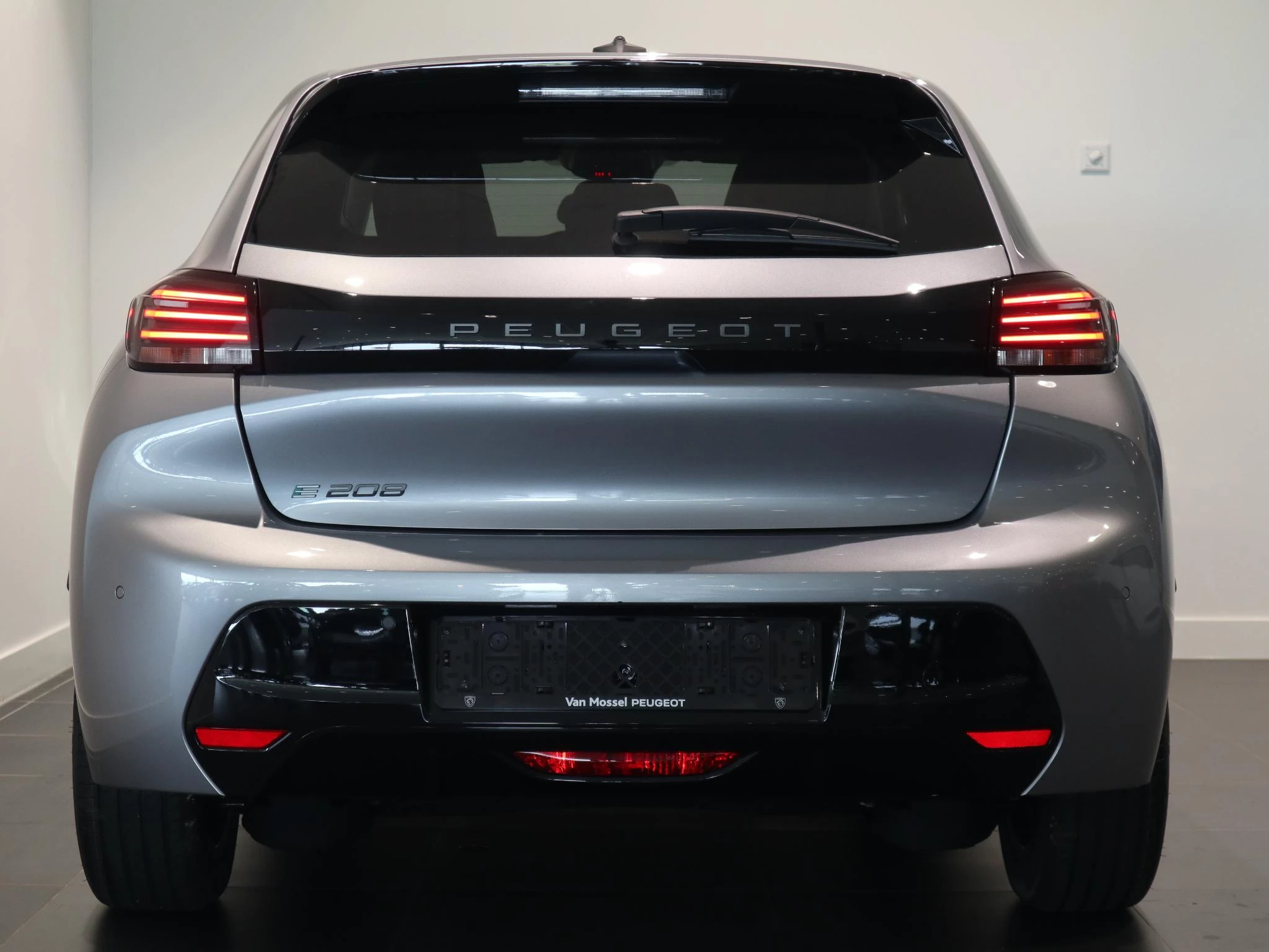 Peugeot-e-208-image-10