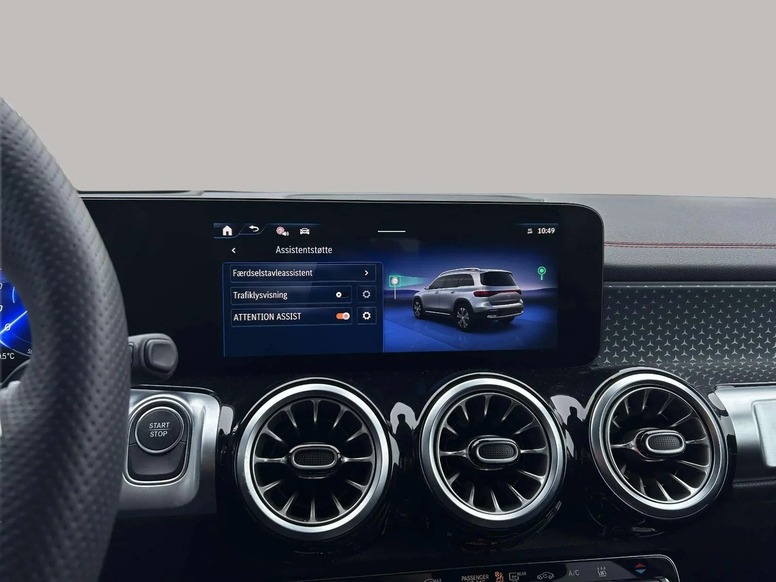 Mercedes-Benz-EQB-image-20